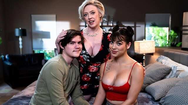 Мамочка с большой жопой преподала отличный секс урок молодой парочке...